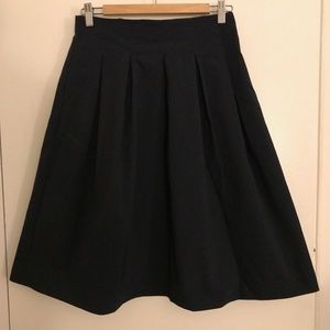UNIQLO Large Navy Pleated Flare Skirt